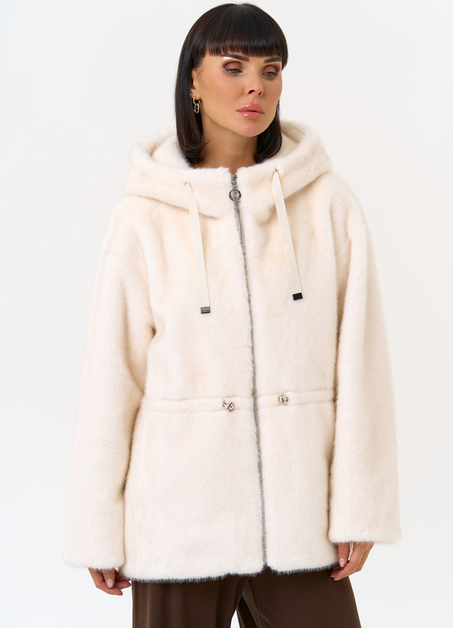 Женская светлая куртка из эко меха с капюшоном модель № 31231 в кредит