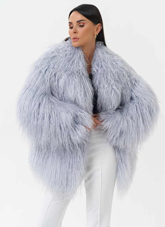 Женская шуба из меха ламы