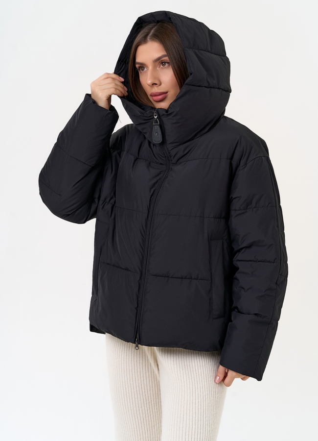 фото Женский пуховик черного цвета с капюшоном модель № 31586