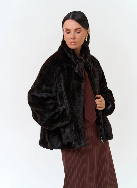 Женская куртка из эко меха фото
