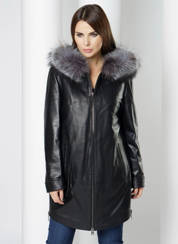 Утепленное полупальто из натуральной кожи с капюшоном 