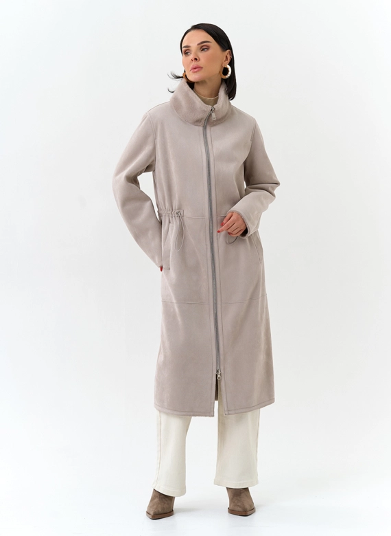 Светлая дубленка из эко замши