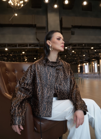 Леопардовая кожаная куртка