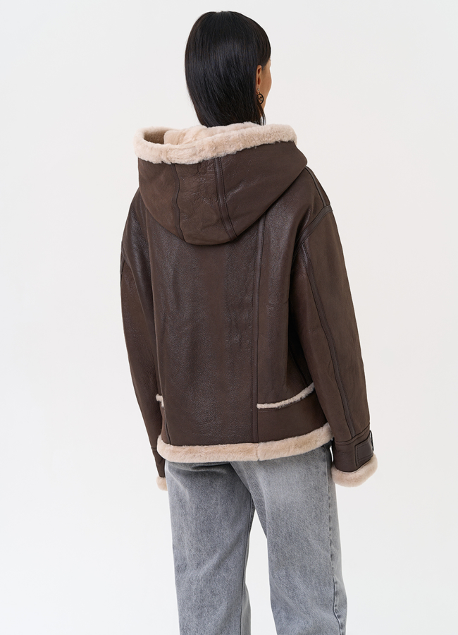 Натуральная дубленка с капюшоном модель № 31358 в кредит