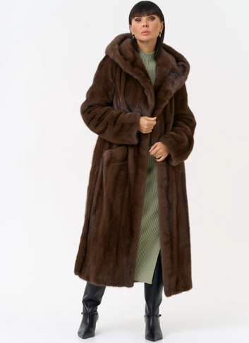 Женская шуба из меха норки с капюшоном  фото