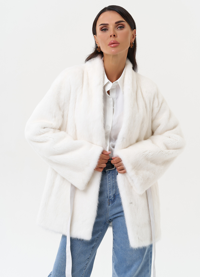 Короткая шуба из норки белого цвета модель № 31179 универмаг малина