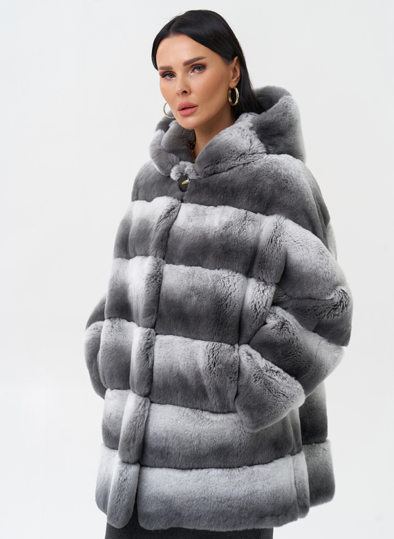 Шуба из кролика с капюшоном