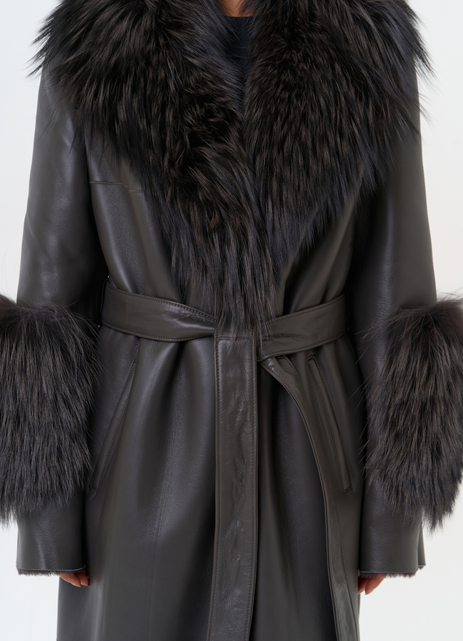 Женская натуральная дубленка с отделкой из меха лисы модель № 31610 универмаг малина